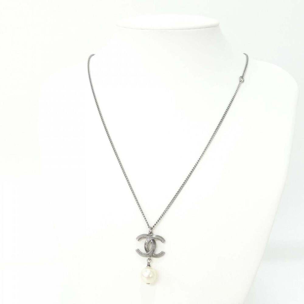 CHANEL Authentic White Necklace - Picture 6 of 6